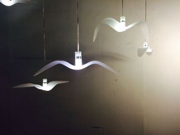 Sữa trắng Little Bird Chandelier nhựa đơn giản Pendant chiếu sáng