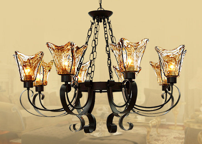 Đen 8 nhẹ Trang chủ trang trí Wrought Iron Chandelier Với Amber Glass Shade